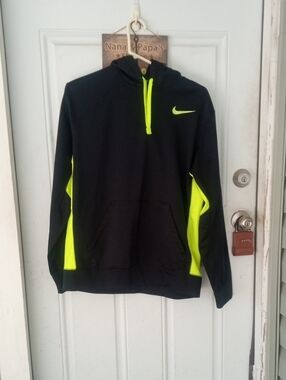 Men's Medium Nike Therma Fit Hoodie